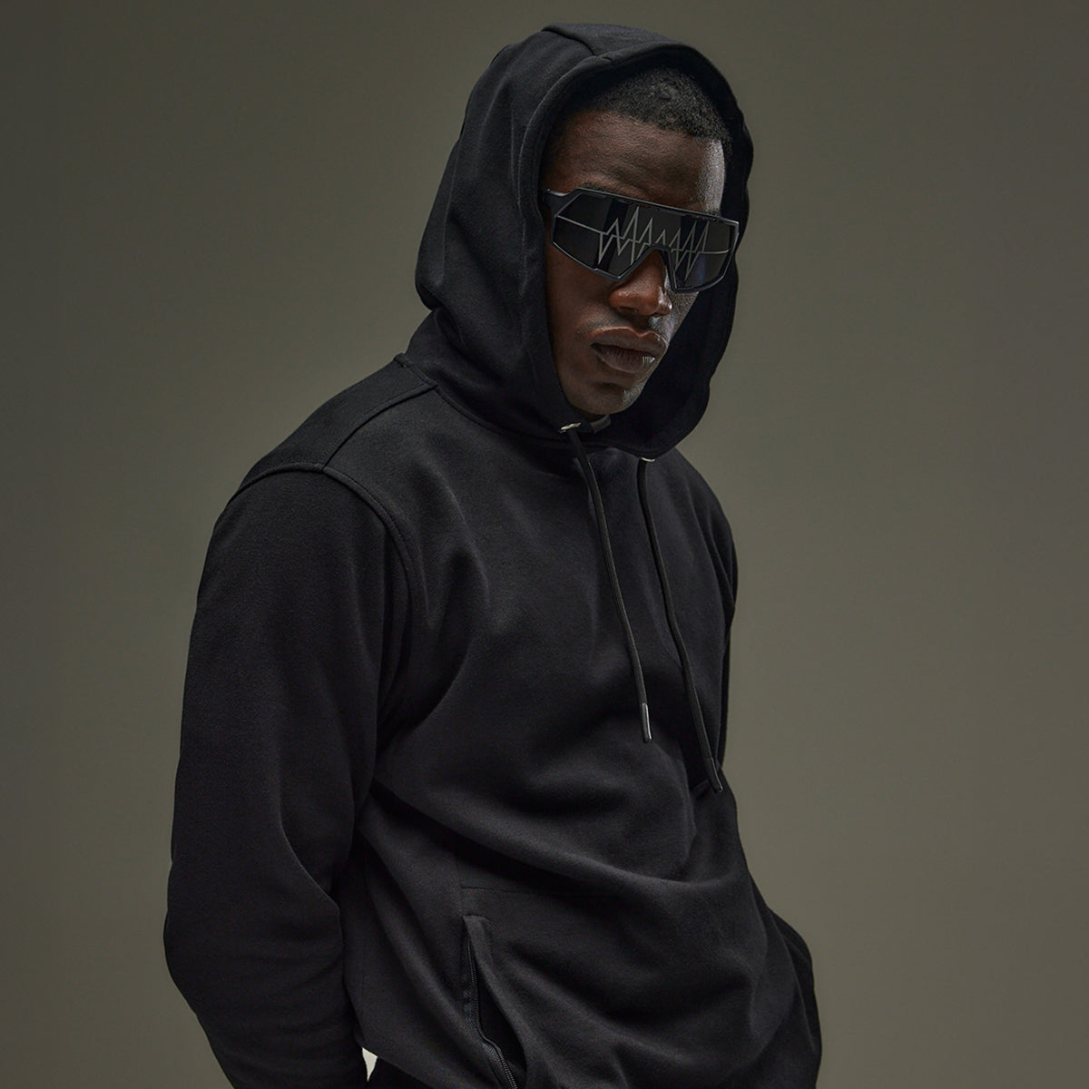 SWEATSHIRTS & HOODIES