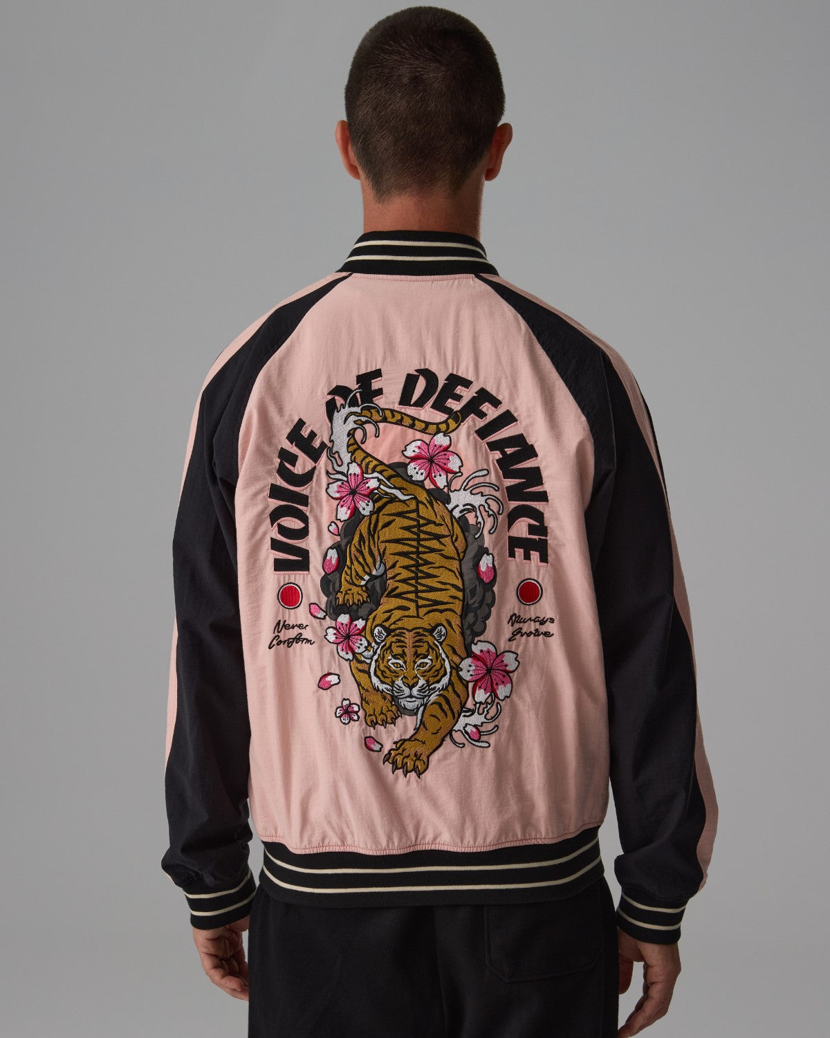 Rumble Jungle - Salmon/Black