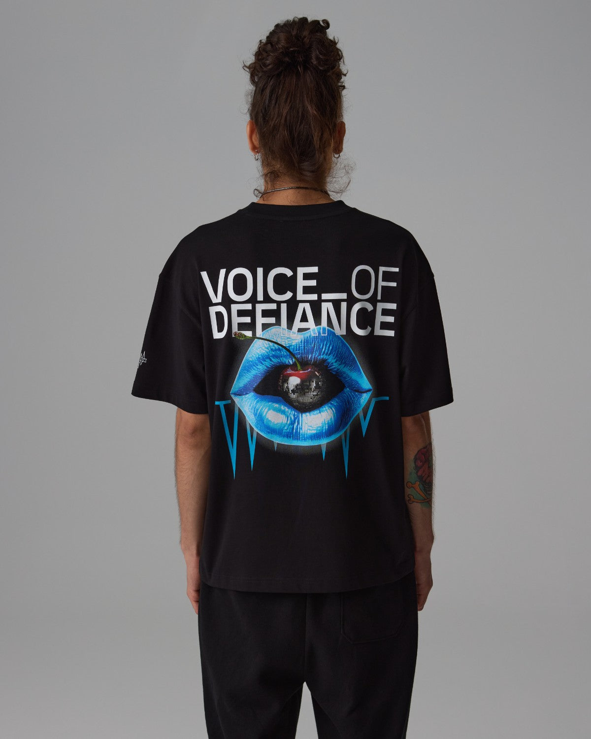 White Lines Cherry - Black