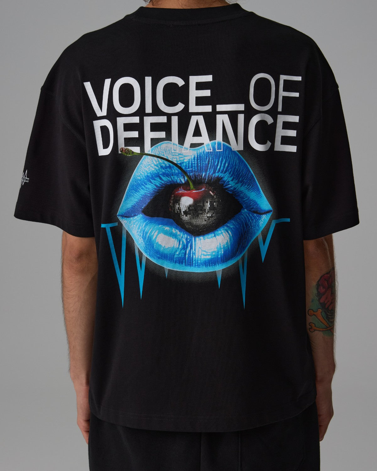 White Lines Cherry - Black