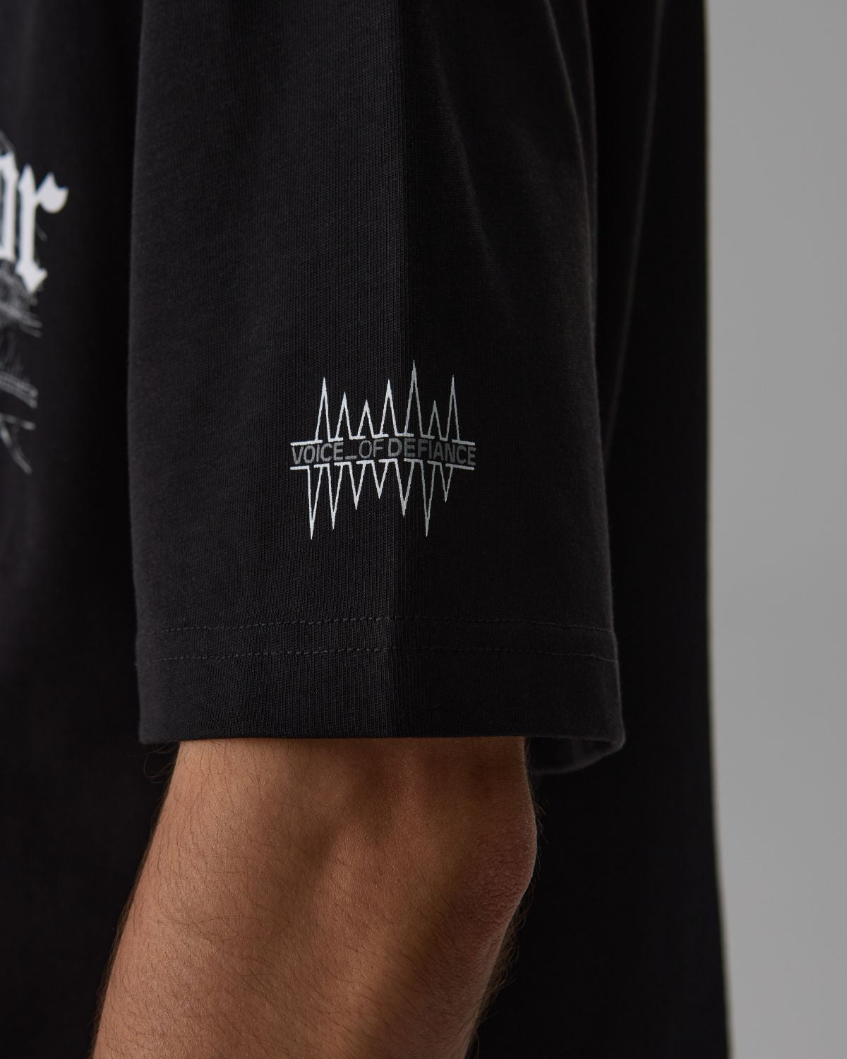 Defiant Manor Tee - Black